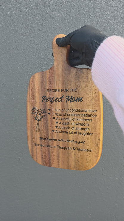 Personalised Acacia Paddle Cutting Boards - Recipe for the Perfect Mom